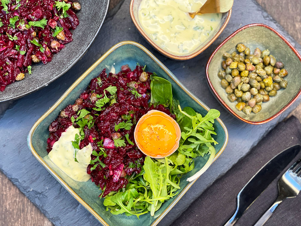 Rødbettartar med estragonmajones