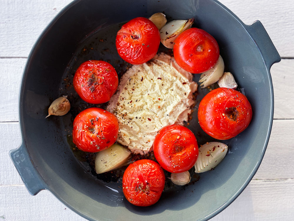 Bakt tomatsuppe med feta og sprø krutonger