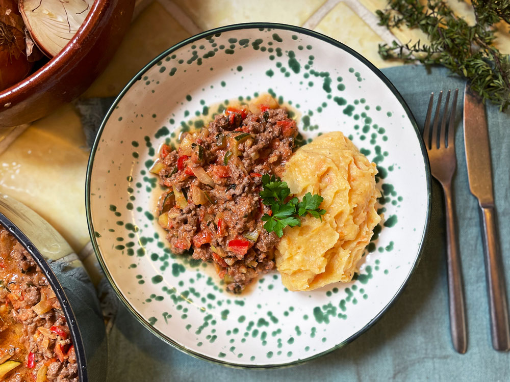 Familievennlig millionbiff med digg rotmos