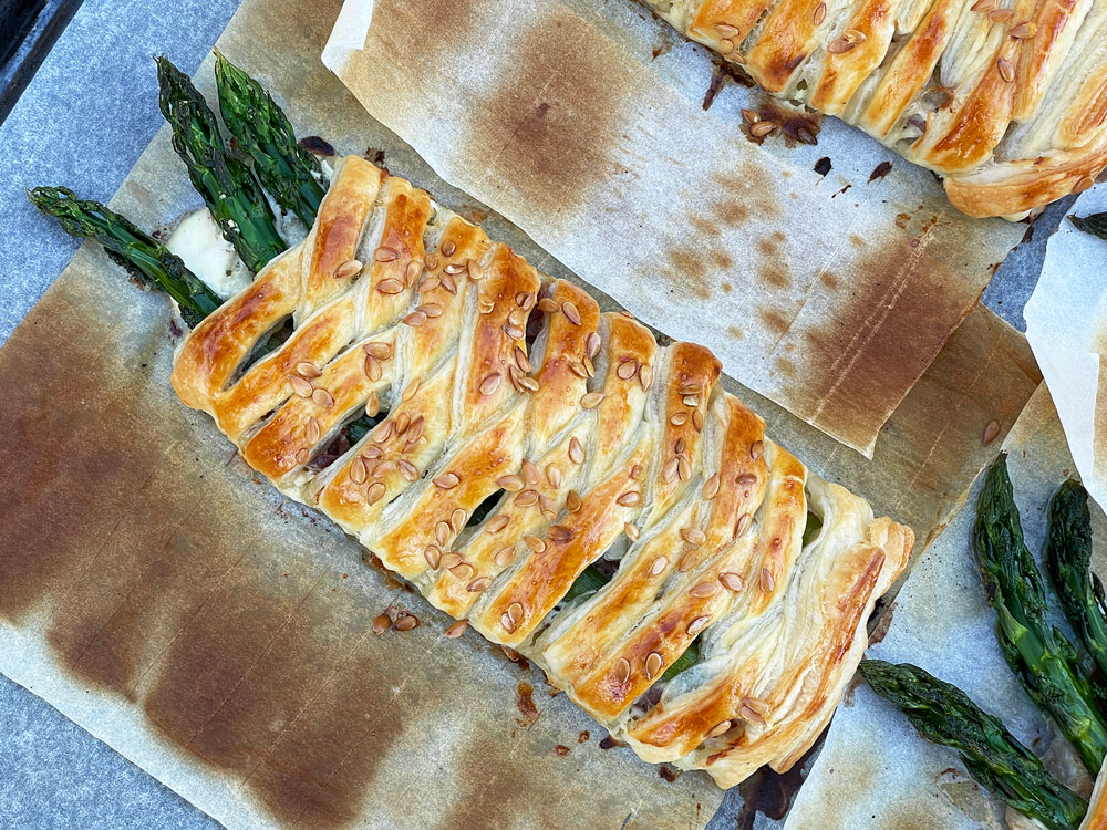 Aspargesfletter med ricotta og spekeskinke