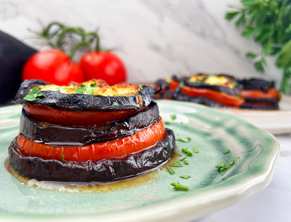 Aubergine- og tomatsnurrer