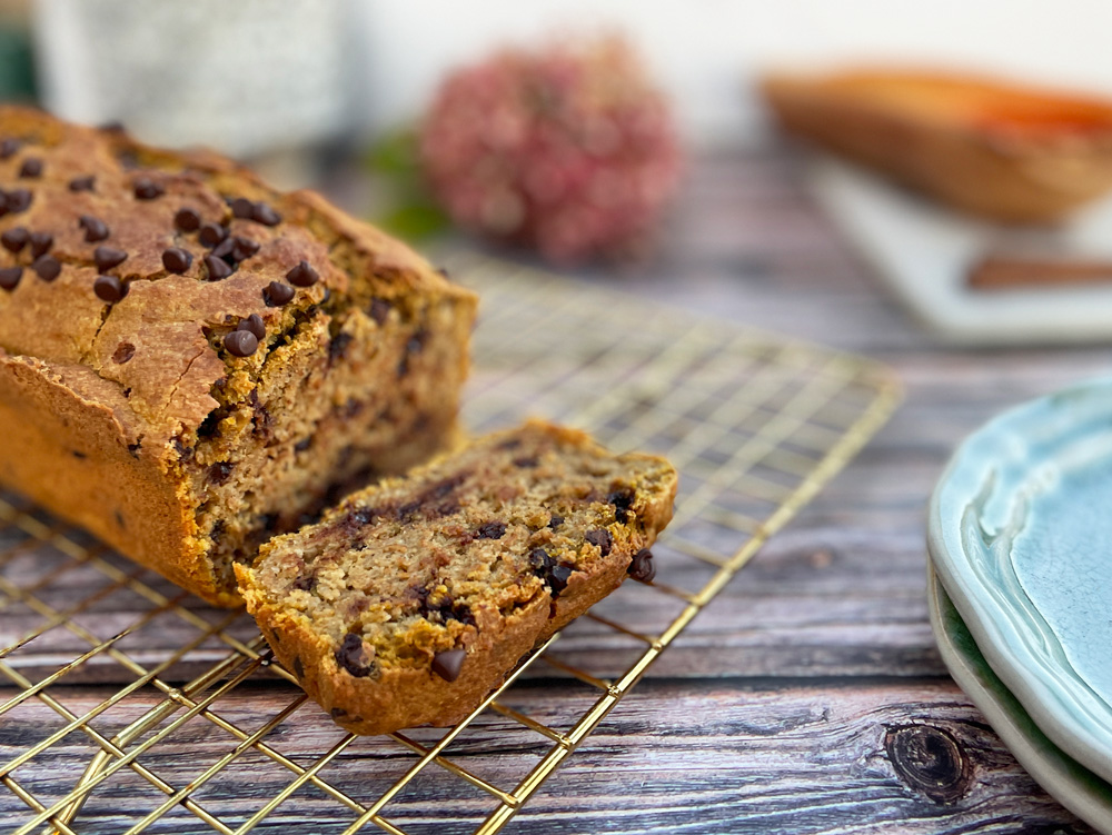 Gresskarkake med mørke sjokoladepletter