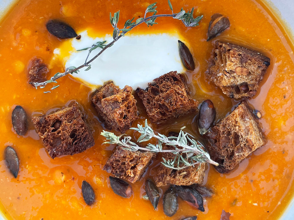 Bakt gulrotsuppe med linser