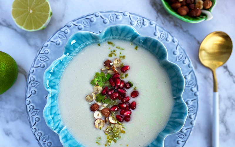 Frisk og lett blomkålsuppe med lime og kokosmelk