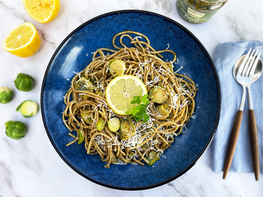 Pasta med pesto og rosenkål