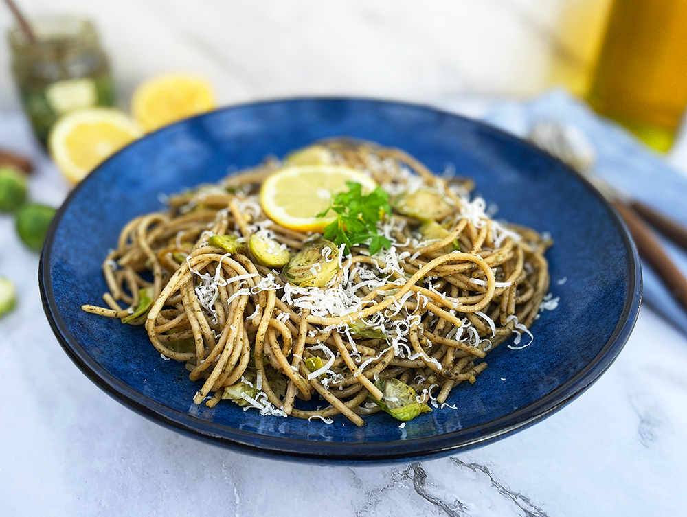 Pasta med pesto og rosenkål