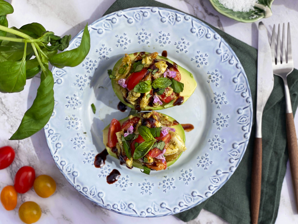 Avokado Caprese – Sommer på en tallerken