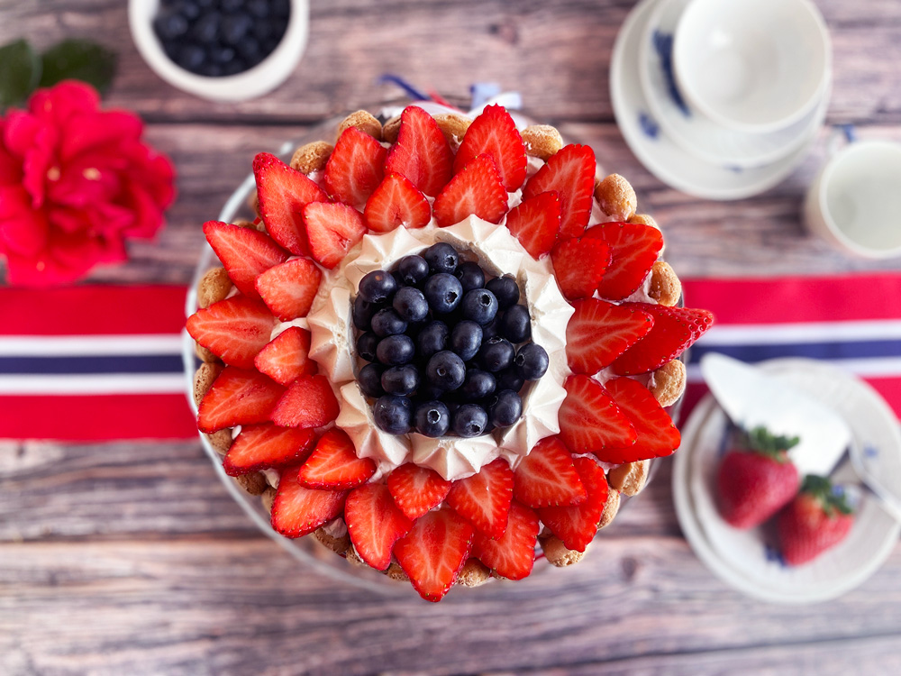 Charlotte aux fraises - 17 mai