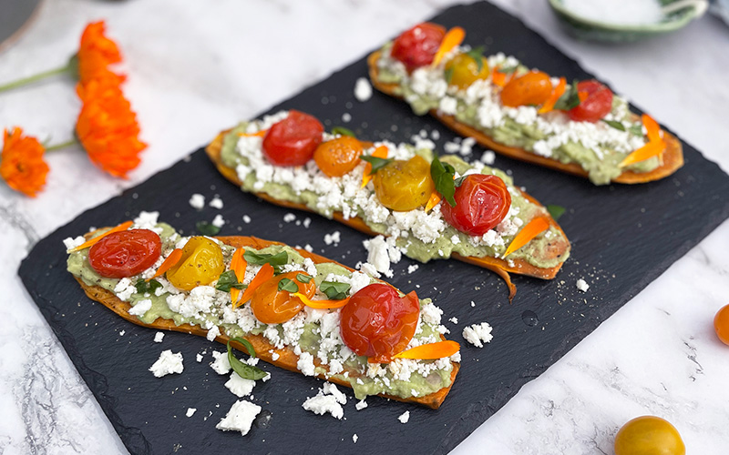 Søtpotet-bruschetta med avokadokrem og feta