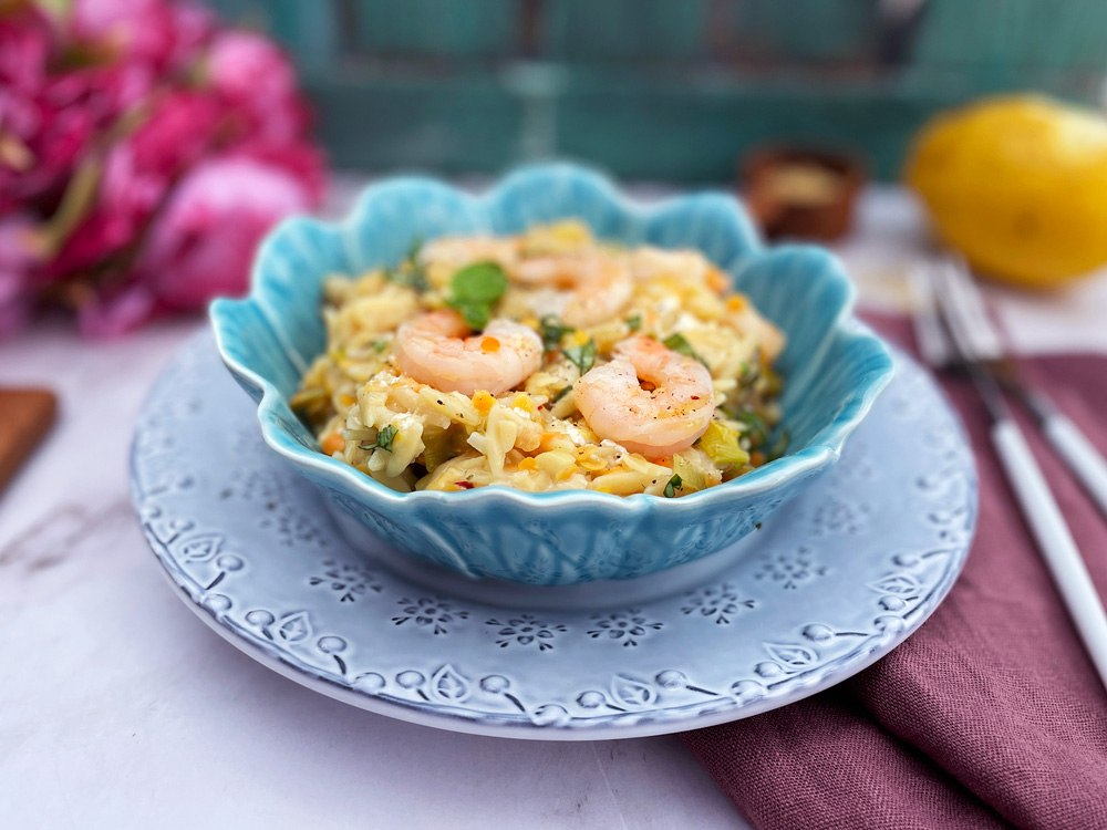Orzo med scampi og feta